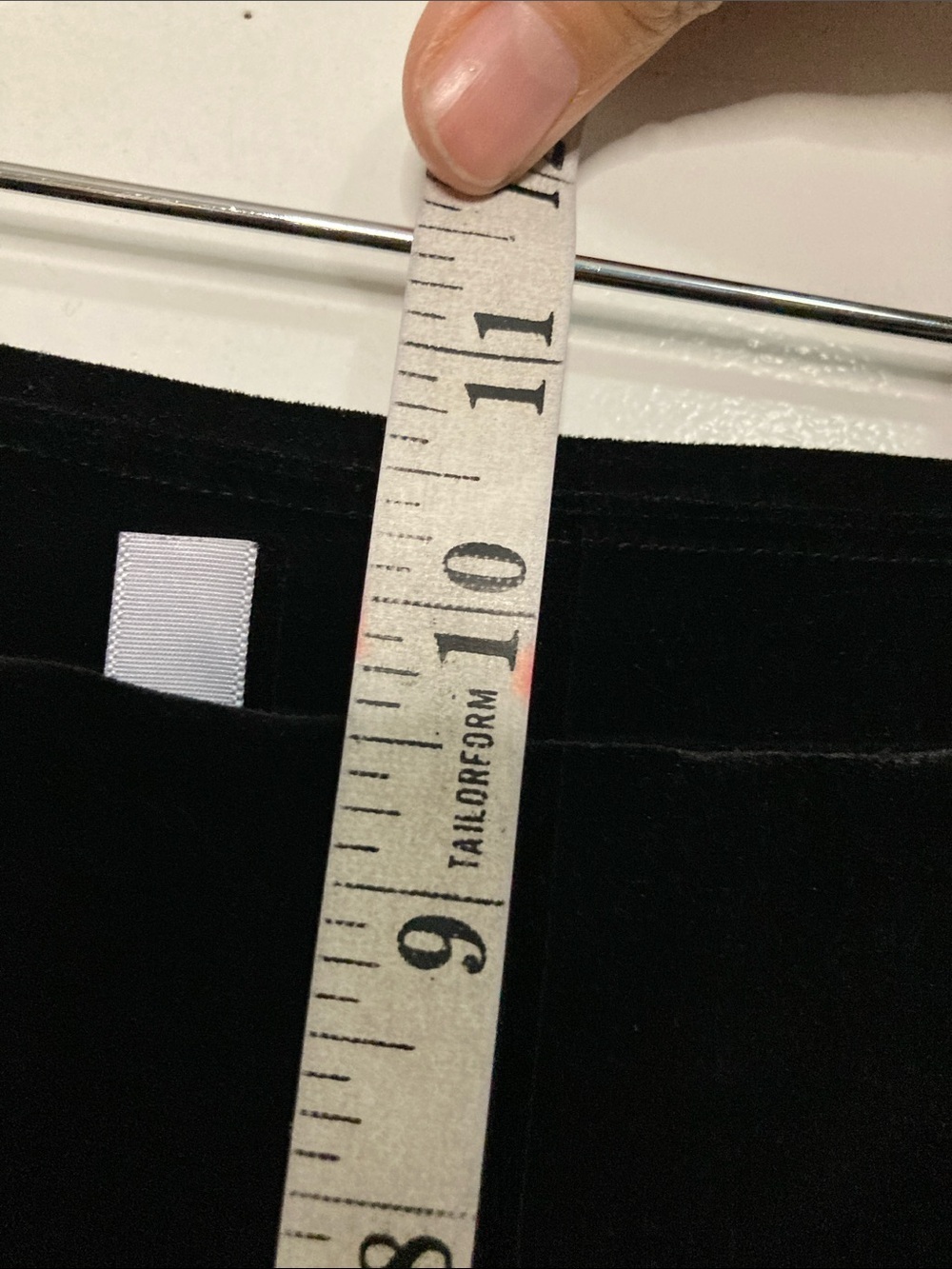 Black Velvet Leggings for Women - Sleek Everyday Stretch - Picture 3 of 7